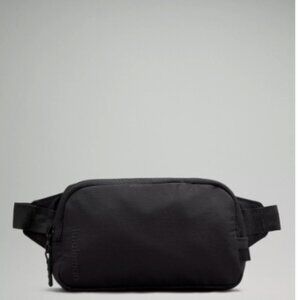 Lululemon black mini belt bag